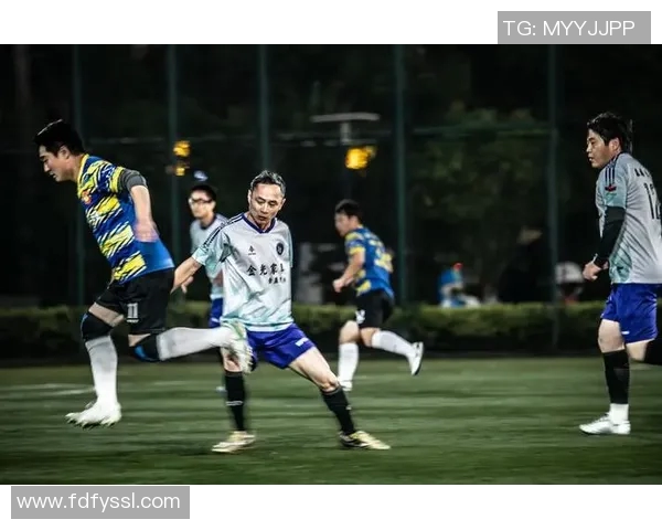 南京足球队的速度之美:追寻绿茵场上的闪电瞬间与激情时刻 南京足球队的速度之美:追寻绿茵场上的闪电瞬间与激情时刻