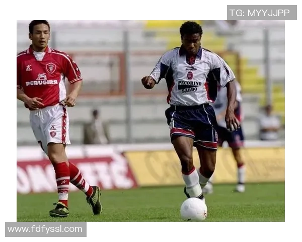 天蝎座足球明星的魅力与成就揭秘：他们如何在绿茵场上闪耀光芒